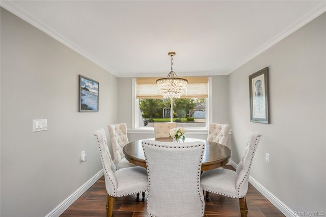 17 Lewis Circle, Babylon, NY 11702