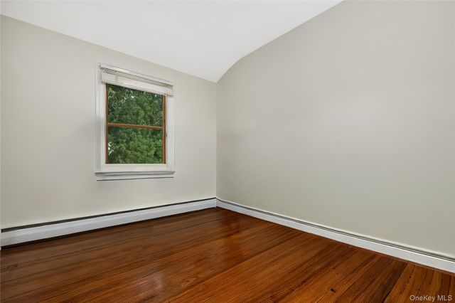 17 Lewis Circle, Babylon, NY 11702