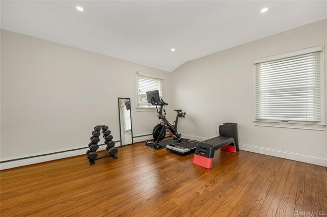 17 Lewis Circle, Babylon, NY 11702