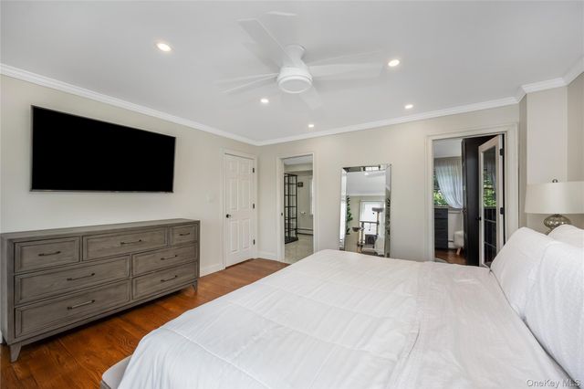 17 Lewis Circle, Babylon, NY 11702
