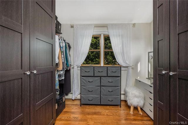 17 Lewis Circle, Babylon, NY 11702