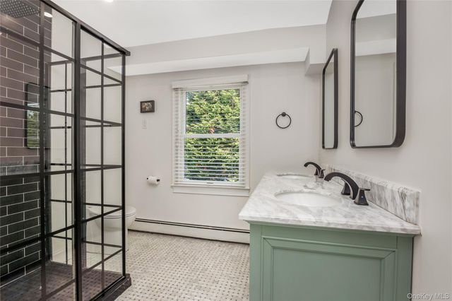 17 Lewis Circle, Babylon, NY 11702