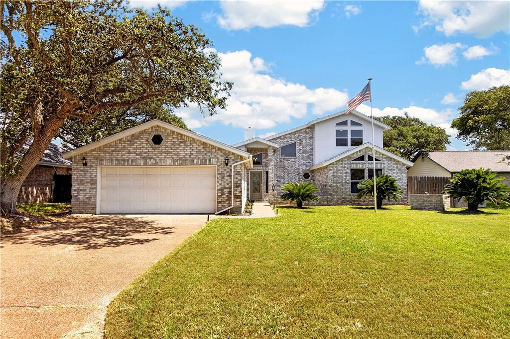 120 Marion Dr, Rockport, TX 78382 — exterior