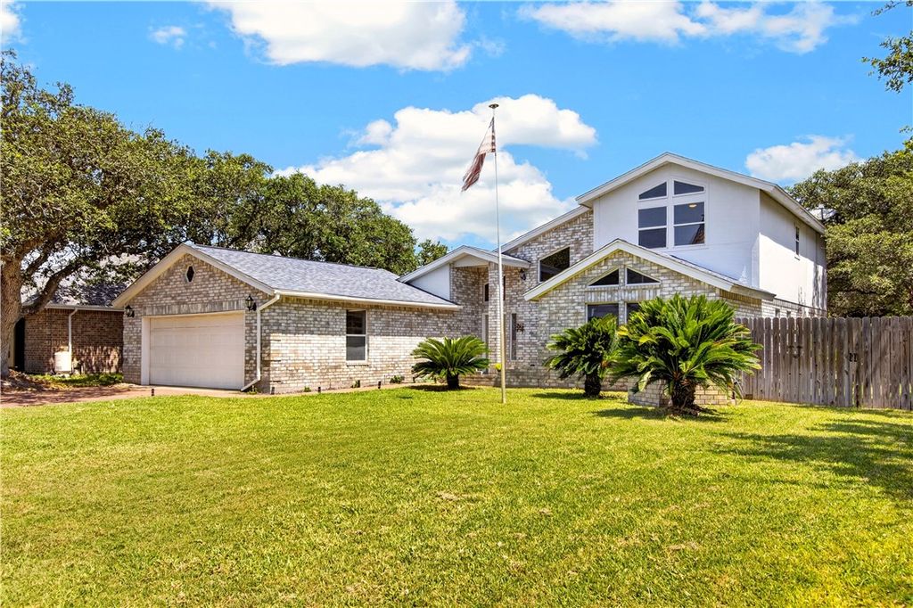 120 Marion Dr, Rockport, TX 78382 — photo 2