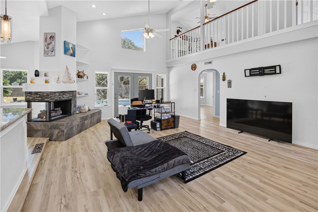120 Marion Dr, Rockport, TX 78382 — photo 5