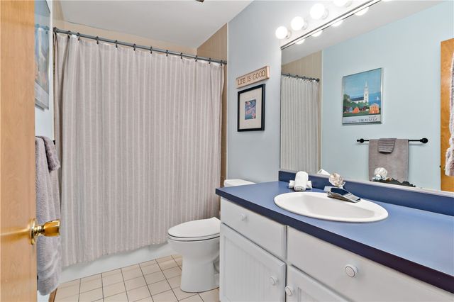 50 South Bay Drive 19, Narragansett, RI 02882