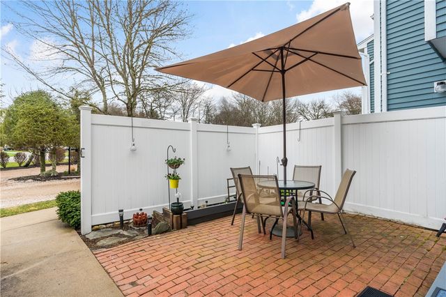 50 South Bay Drive 19, Narragansett, RI 02882