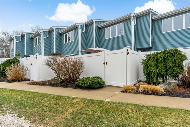 50 South Bay Drive 19, Narragansett, RI 02882