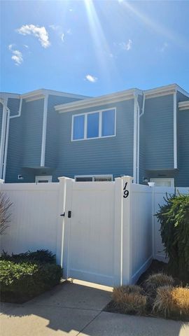 50 South Bay Drive 19, Narragansett, RI 02882