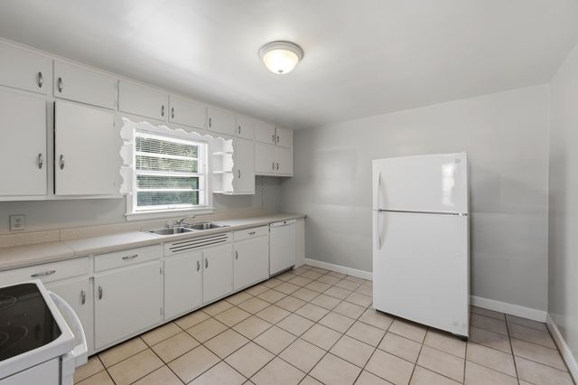 615-617 Lane Allen Road, Lexington, KY 40504