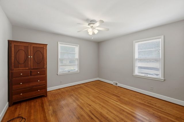 615-617 Lane Allen Road, Lexington, KY 40504