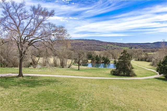 19271 Vineyard Road, Canehill, AR 72717