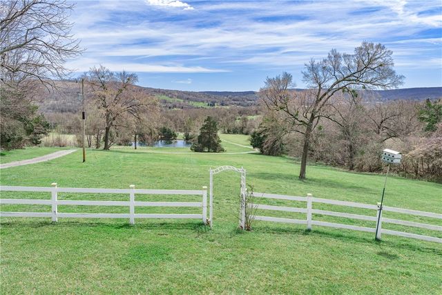 19271 Vineyard Road, Canehill, AR 72717