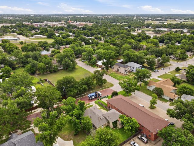544 N Clinton Street, Stephenville, TX 76401