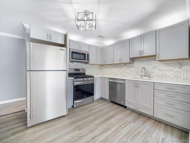 202 Country Club Lane, Pomona, NY 10970