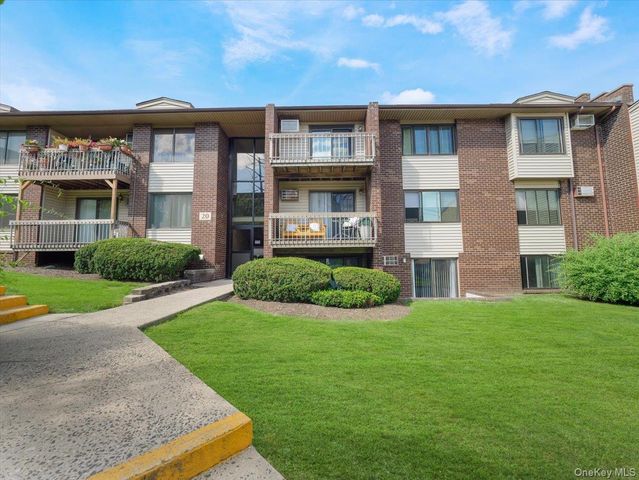 202 Country Club Lane, Pomona, NY 10970