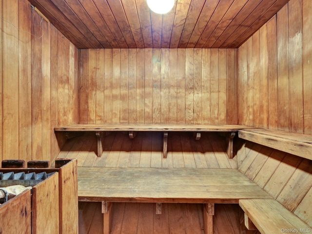 202 Country Club Lane, Pomona, NY 10970