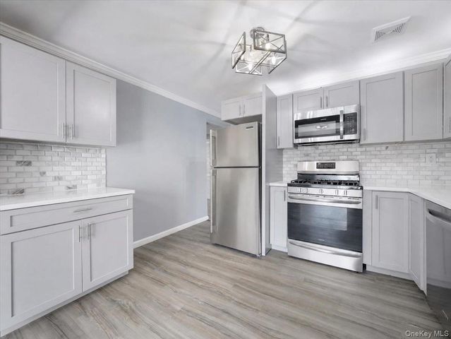 202 Country Club Lane, Pomona, NY 10970