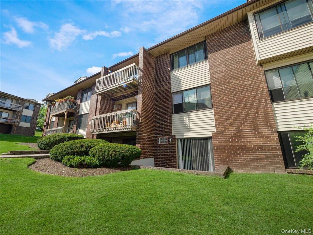 202 Country Club Lane, Pomona, NY 10970 — exterior
