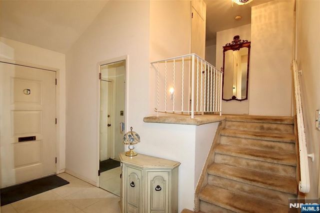 5-22 Dorothy Street, Fair Lawn, NJ 07410