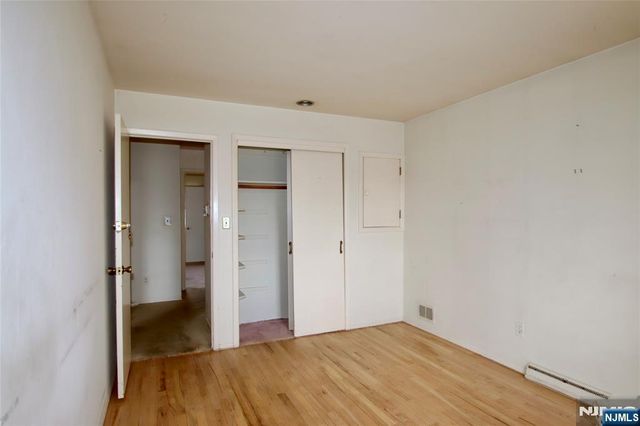 5-22 Dorothy Street, Fair Lawn, NJ 07410