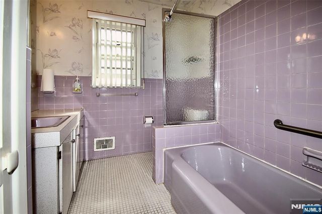 5-22 Dorothy Street, Fair Lawn, NJ 07410