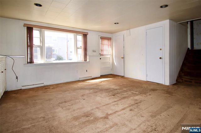 5-22 Dorothy Street, Fair Lawn, NJ 07410