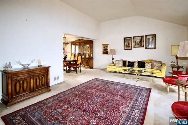 5-22 Dorothy Street, Fair Lawn, NJ 07410