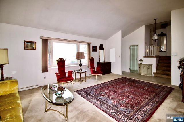 5-22 Dorothy Street, Fair Lawn, NJ 07410