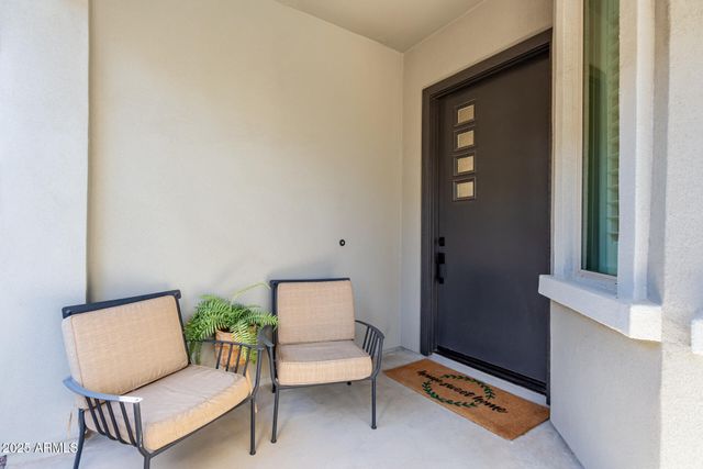 2827 E ROBIN Lane, Phoenix, AZ 85050