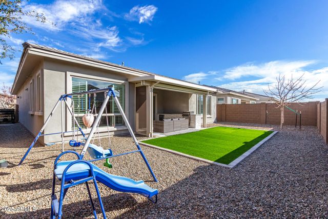 2827 E ROBIN Lane, Phoenix, AZ 85050