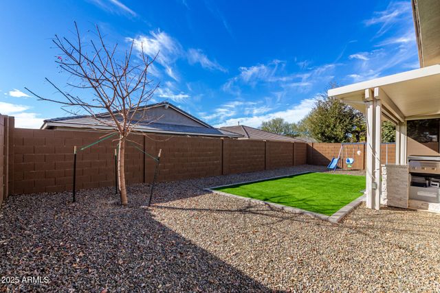 2827 E ROBIN Lane, Phoenix, AZ 85050