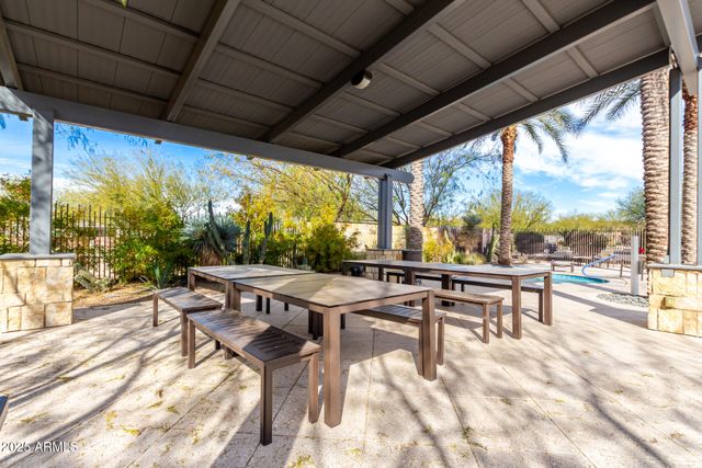 2827 E ROBIN Lane, Phoenix, AZ 85050