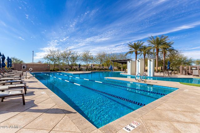 2827 E ROBIN Lane, Phoenix, AZ 85050