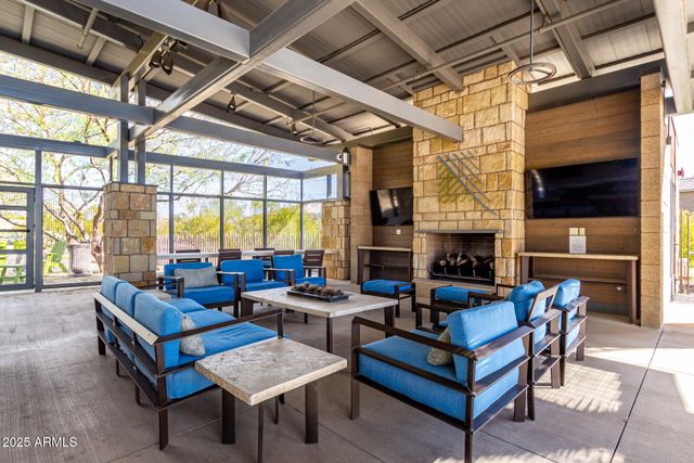 2827 E ROBIN Lane, Phoenix, AZ 85050