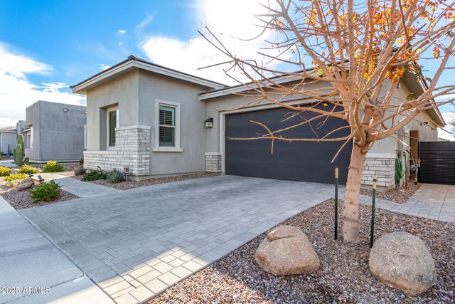 2827 E ROBIN Lane, Phoenix, AZ 85050