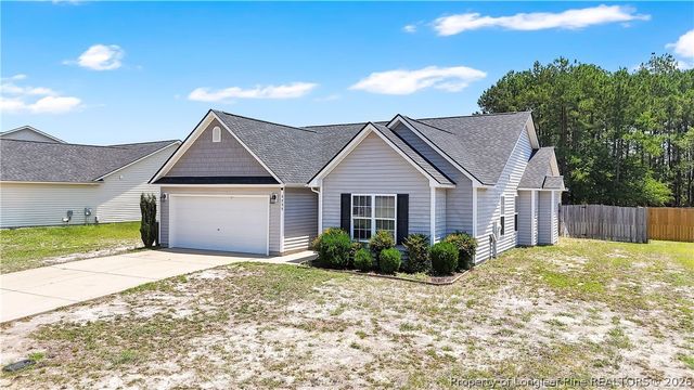 2233 Sir Michael Drive, Hope Mills, NC 28348