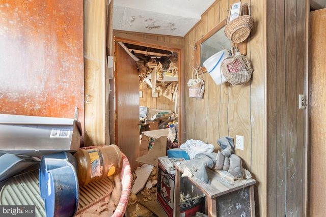 210 ROBERTS ST, Fairmont, WV 26554