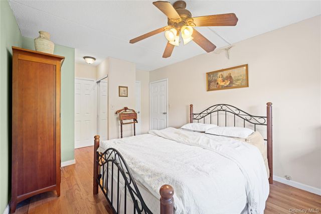 71-34 162nd 3, Fresh Meadows, NY 11365