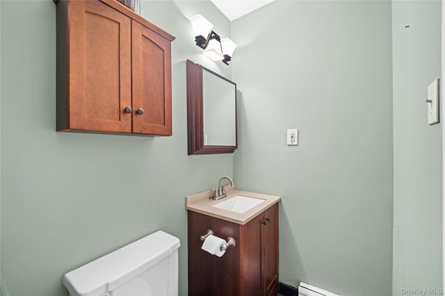 71-34 162nd 3, Fresh Meadows, NY 11365