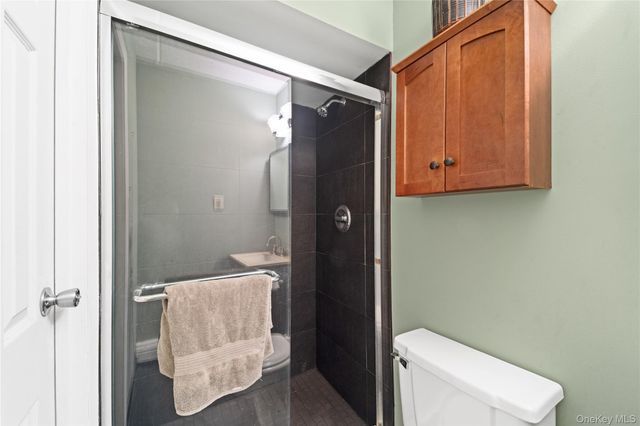 71-34 162nd 3, Fresh Meadows, NY 11365
