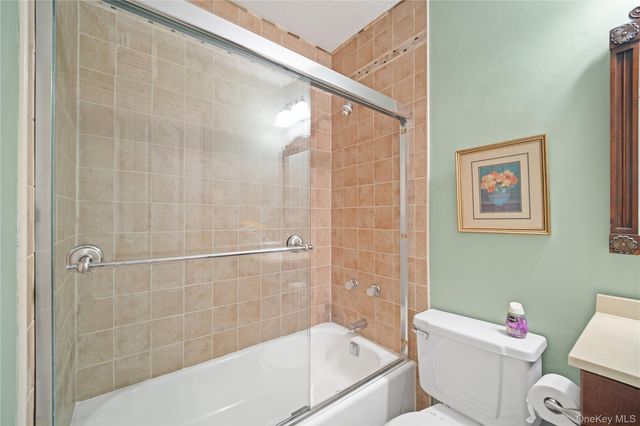 71-34 162nd 3, Fresh Meadows, NY 11365