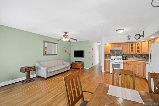 71-34 162nd 3, Fresh Meadows, NY 11365