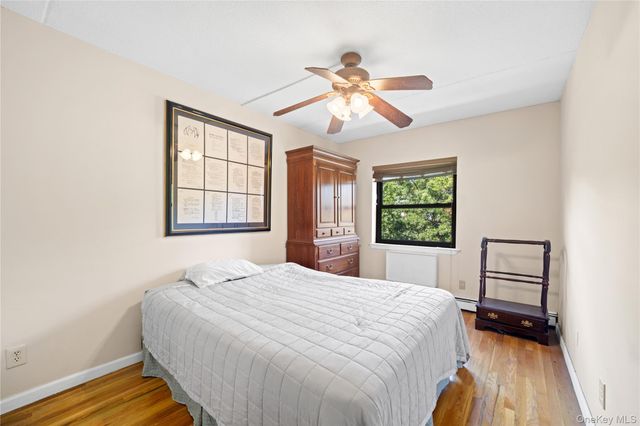 71-34 162nd 3, Fresh Meadows, NY 11365