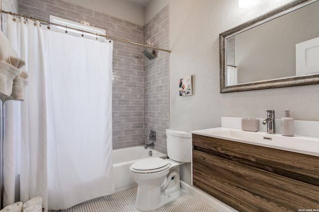 315 Devine, San Antonio, TX 78210