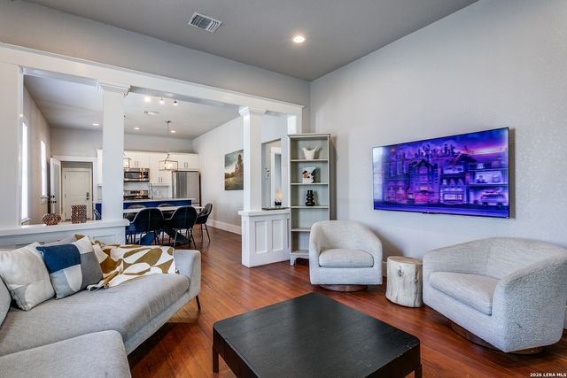 315 Devine, San Antonio, TX 78210