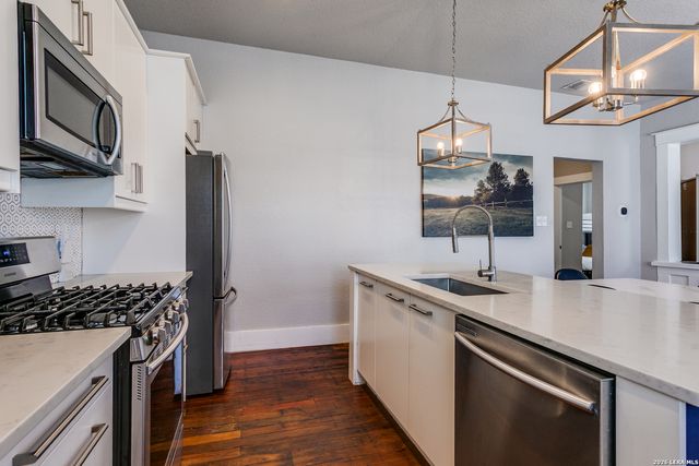 315 Devine, San Antonio, TX 78210