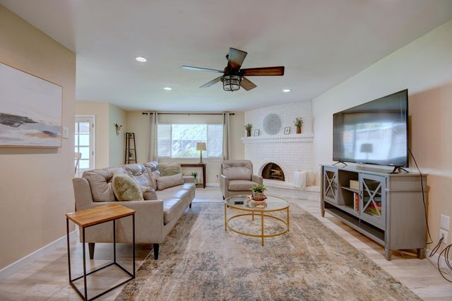 7300 Appomattox Place NE, Albuquerque, NM 87109