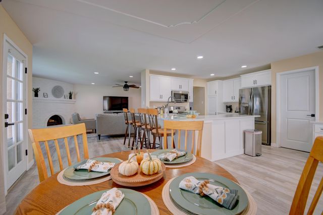 7300 Appomattox Place NE, Albuquerque, NM 87109