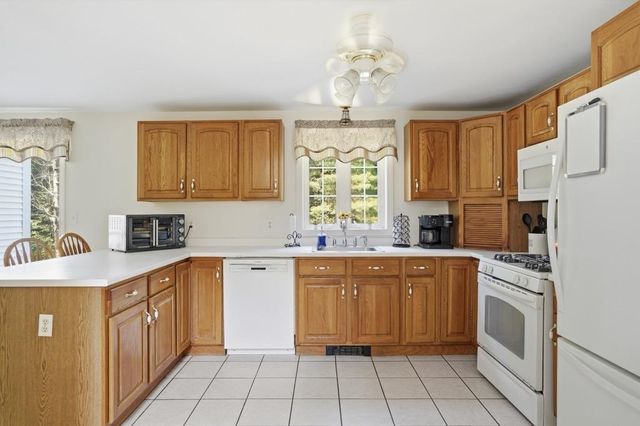6 Hickory Hill Road, Pelham, NH 03076